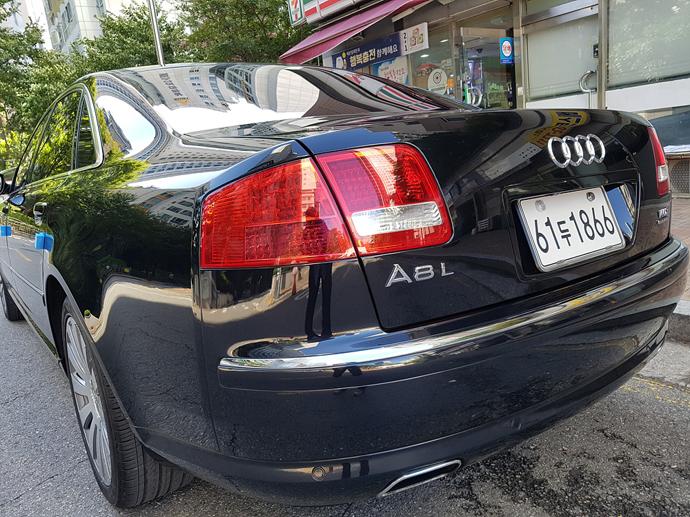 Audi A8_03.jpg