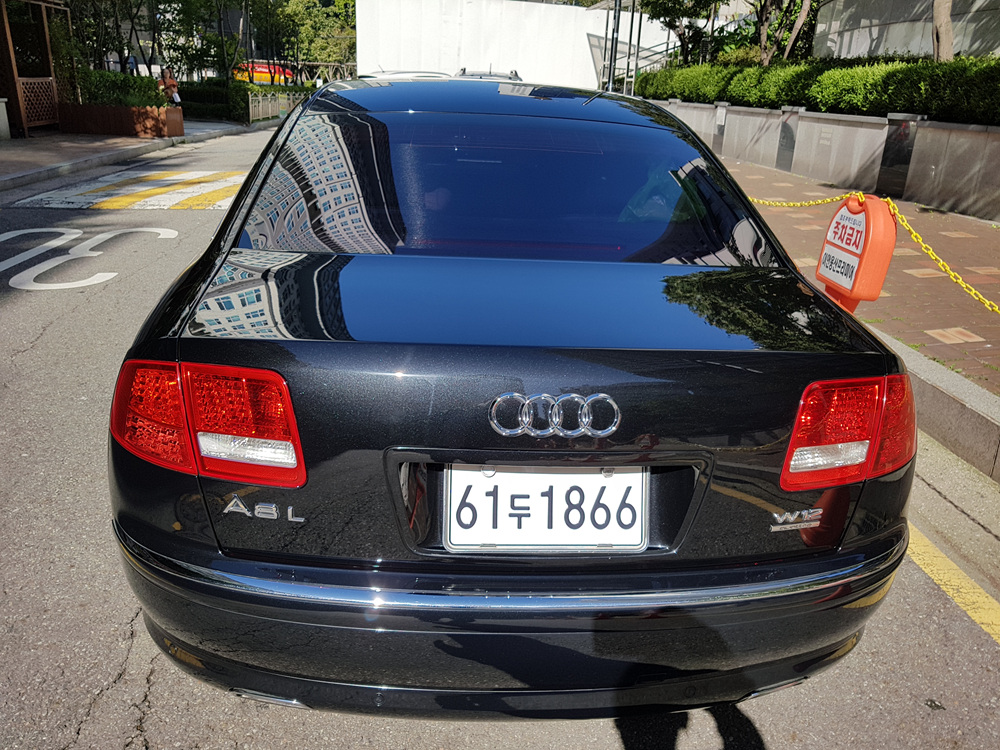 Audi A8_04.jpg