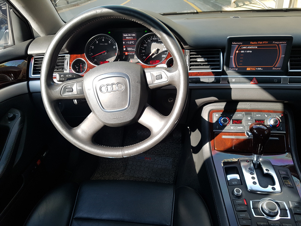 Audi A8_10.jpg